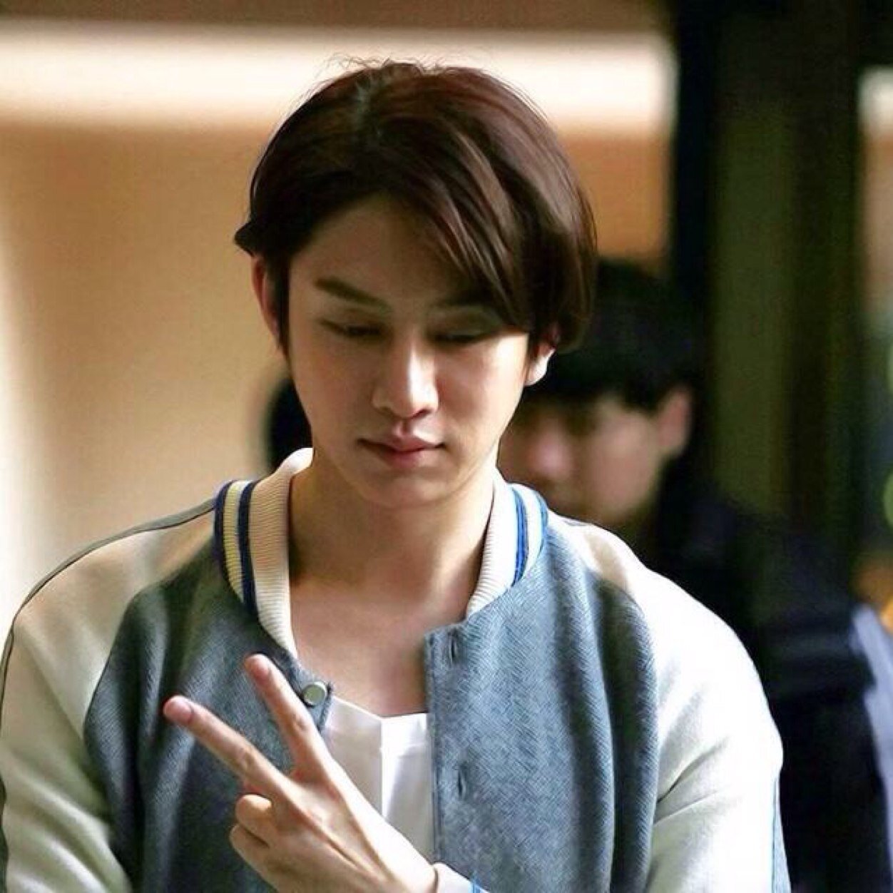คิมฮีชอล ผู้ชายหมายเลขสองของวงซูเปอร์จูเนียร์ ผมรักเอลฟ์และกลีบดอกไม้นะรู้ไหม ? #FBTH #JustBOTNotReal #ใสปิ๊งแก๊ง (real. @HeeZZinPang ){03.01.2014}