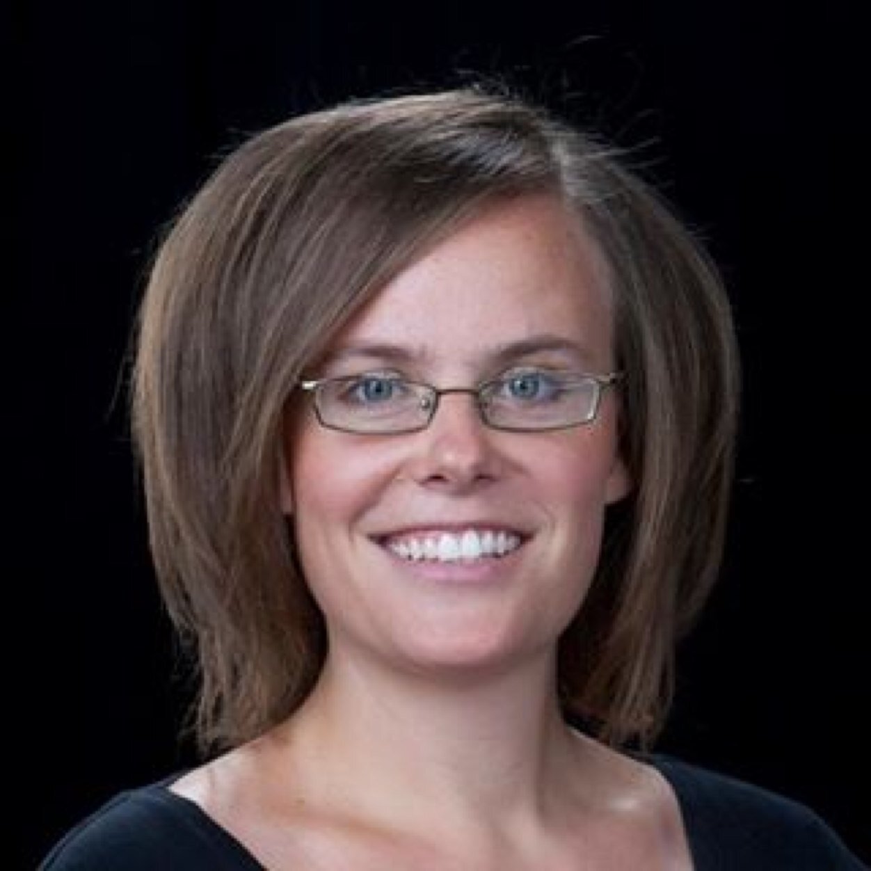 BelieveAchieveH's profile picture. Serving  LDS women who struggle with food addiction and body image issues