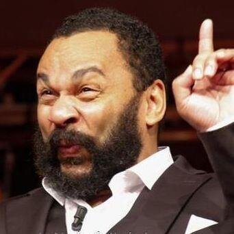 Hollande la sens-tu qui te glisse dans le cul ? La Quenelle !....................... Maitre Quenellier