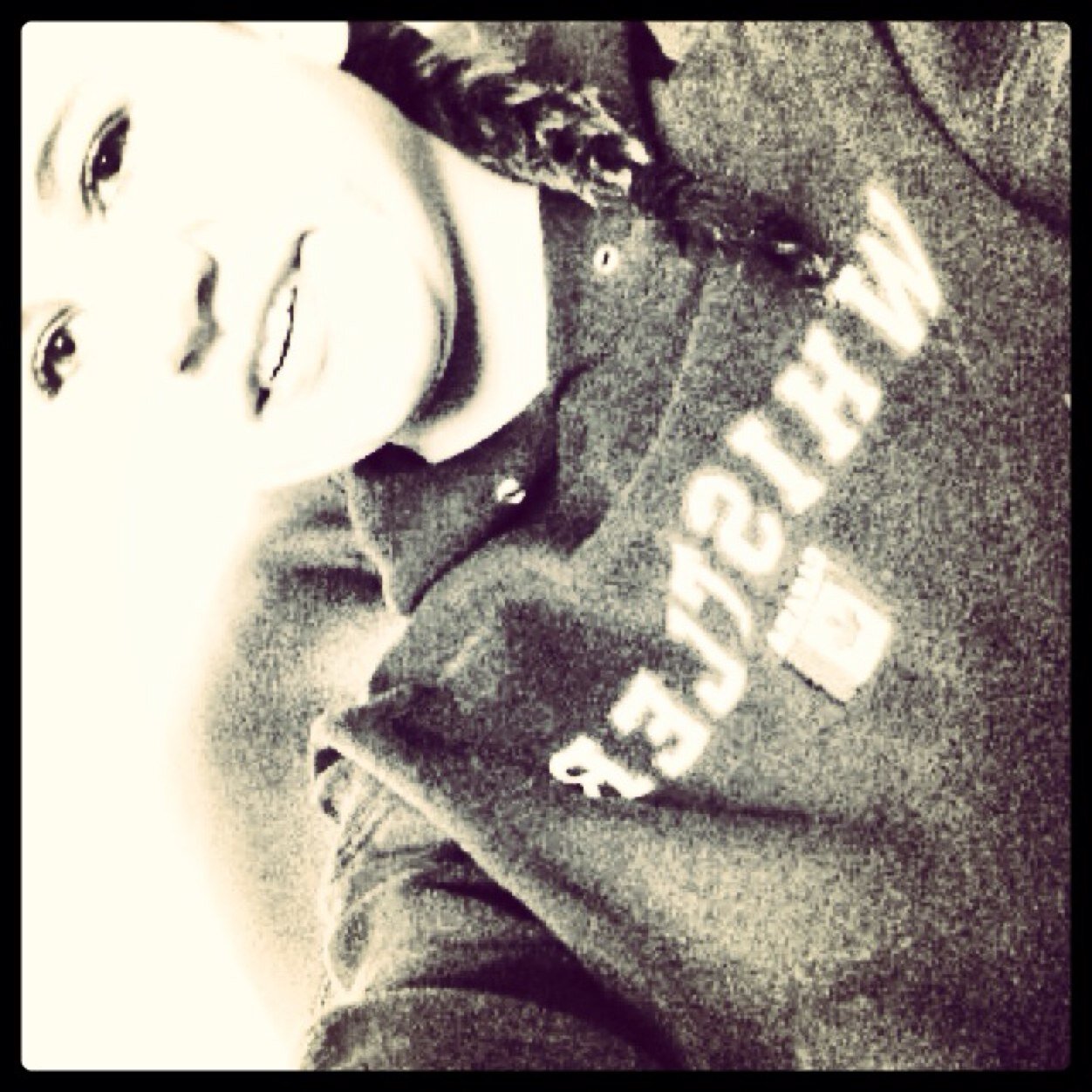 Iconic_Gurlz's profile picture. My life is around the internet so i have no life:P