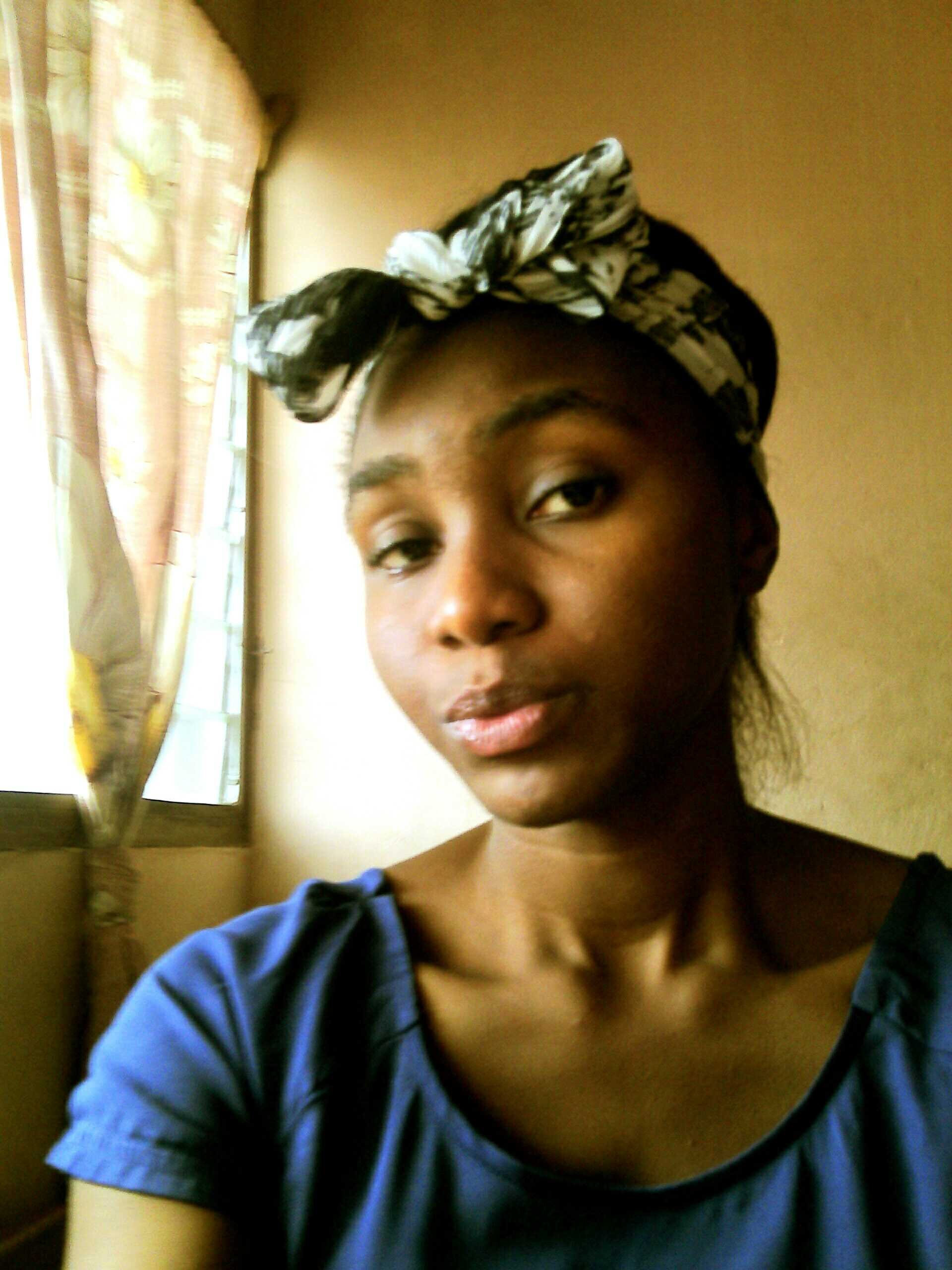 EFUA_DENTEH's profile picture. loves music and reading