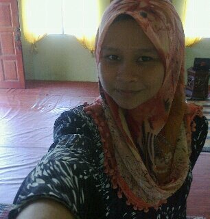 ErnaIzayu's profile picture. 