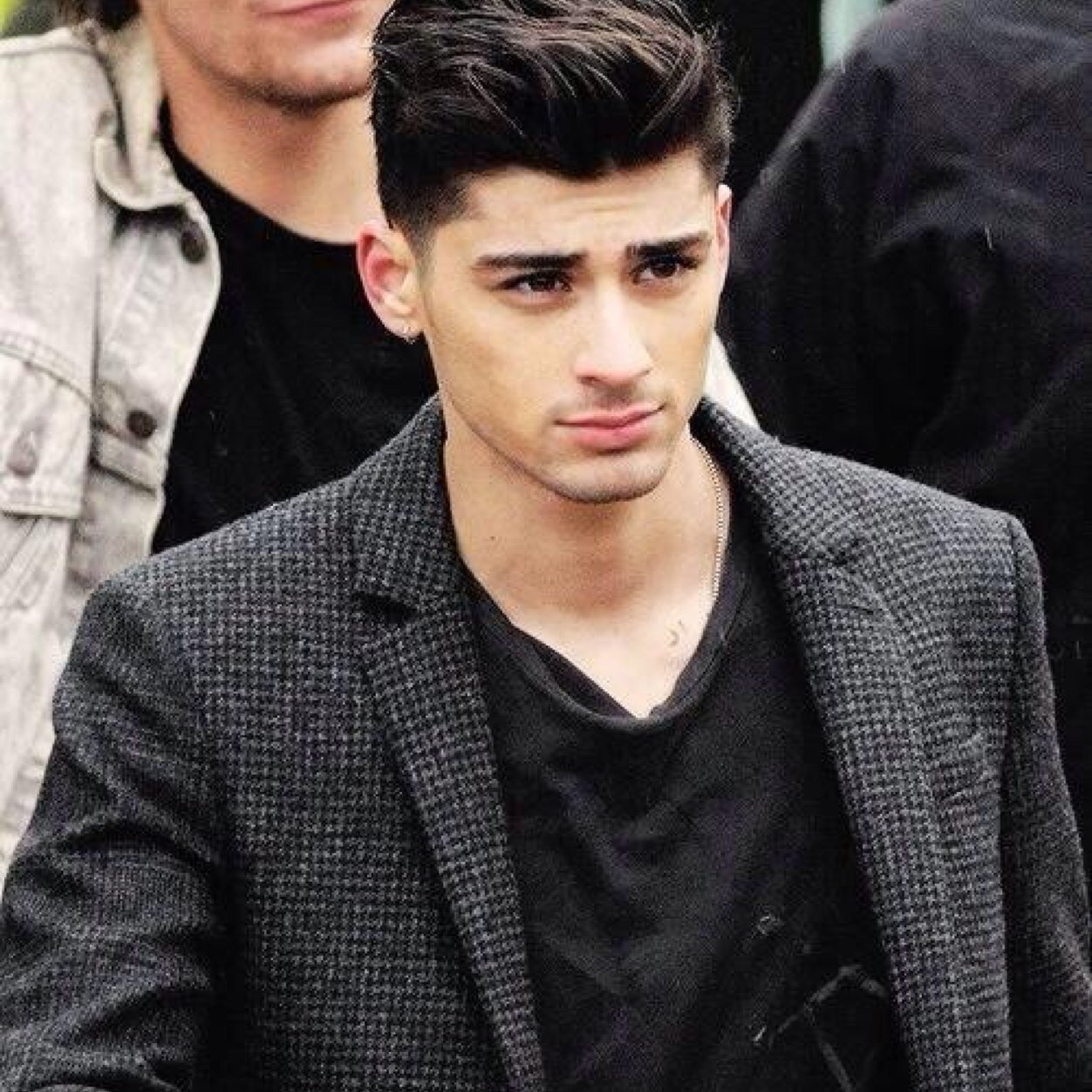 ask for a follow back on @raybanzouis