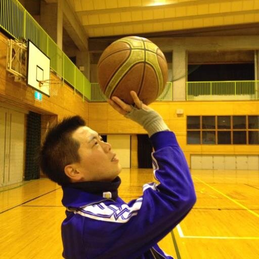吉田裕輔と申します 体を動かす事が好きで、今はバスケット三昧 バスケットやスポーツに関する事をツイートします