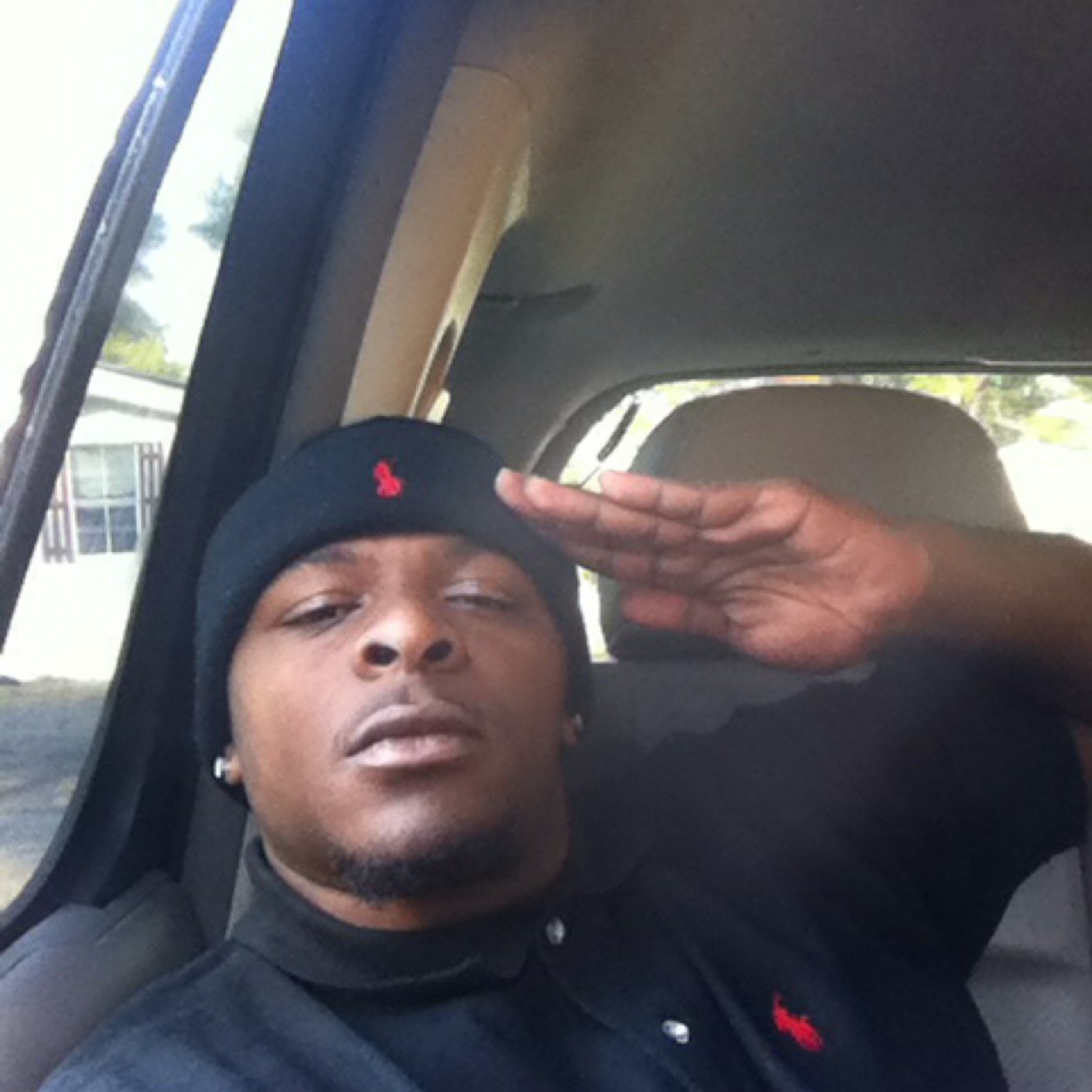 If it ain't bout money don't speak. Run dem bandz den fuck wit me