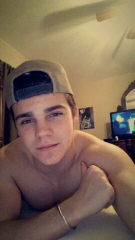 kckckbbbbb's profile picture. The def keep looking, the blind always hear me