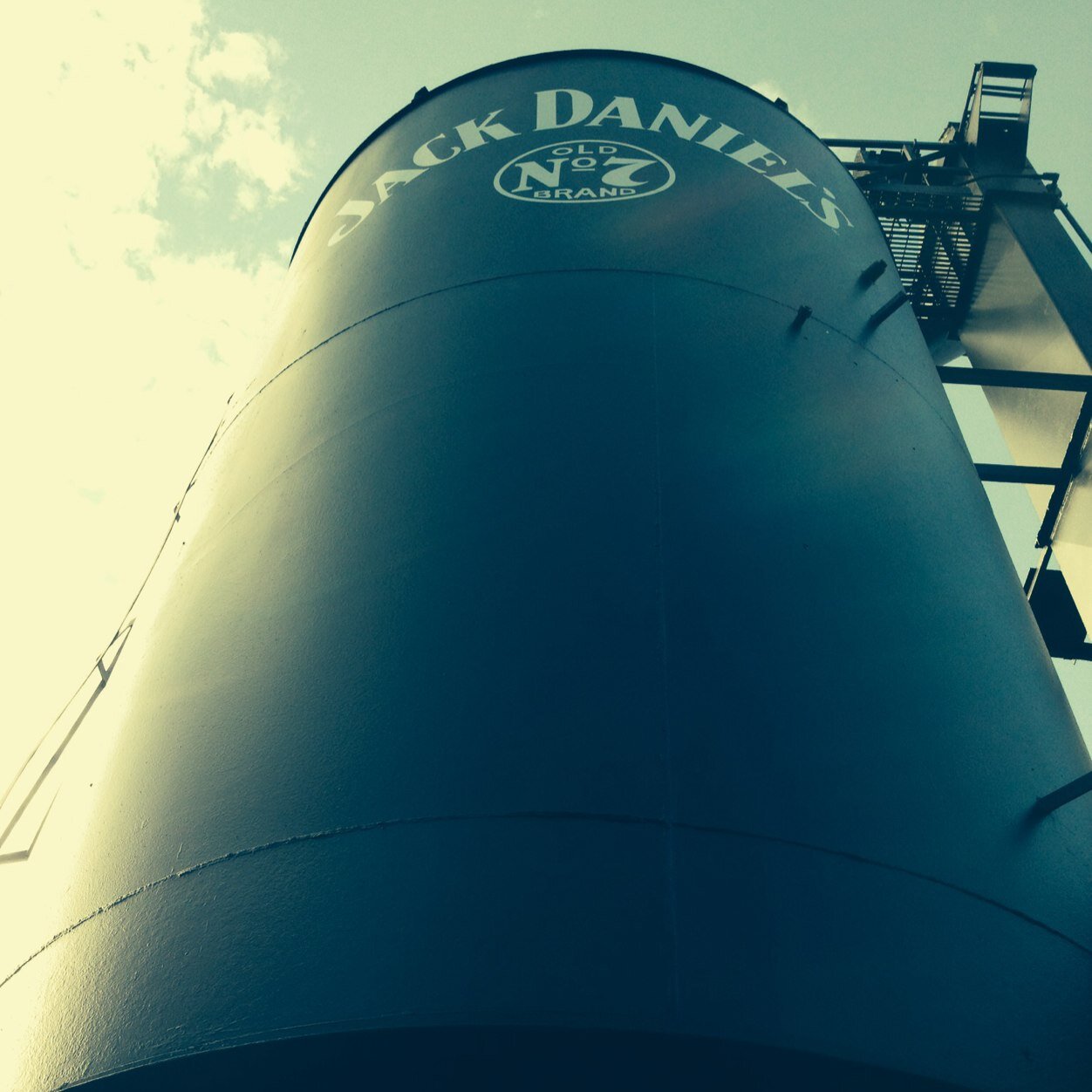 brew7three's profile picture. 