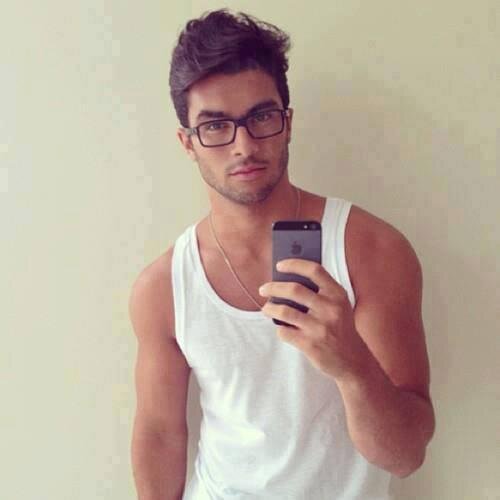 MiihMartinelly's profile picture. Sou fiel a minha verdade...
Deixo Deus me guiar... Só ele é justo e sabe o caminho que devo seguir.
Me magoe com a verdade, más não me iluda com a mentira...