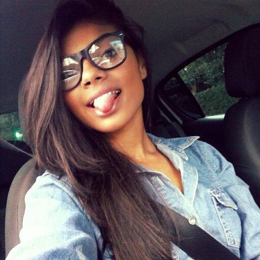 Insta:@elainepiires