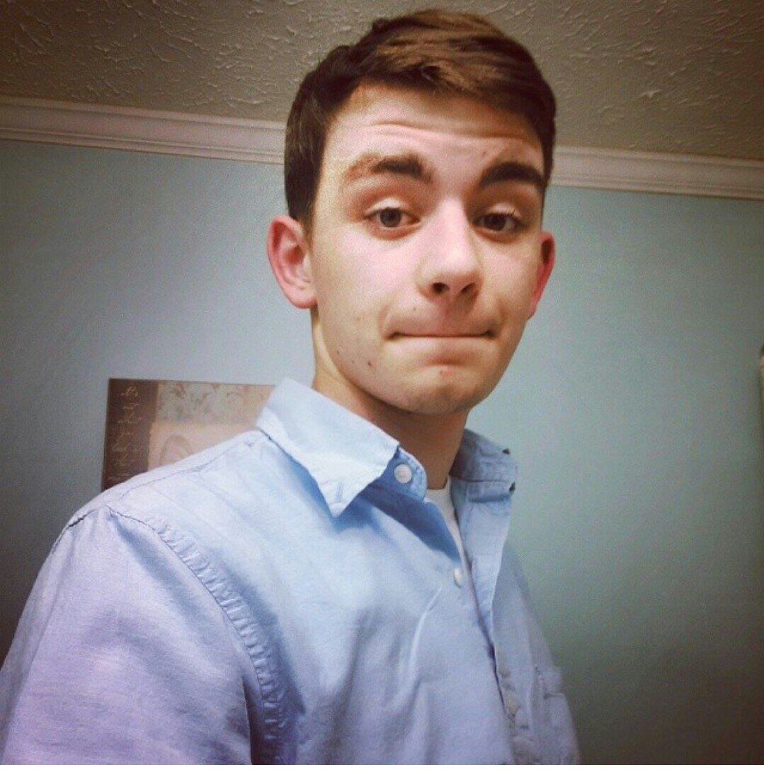 Welcome to my twitter life where I complain about nonsense and talk about wearing bowties. Follow for the funnies(: