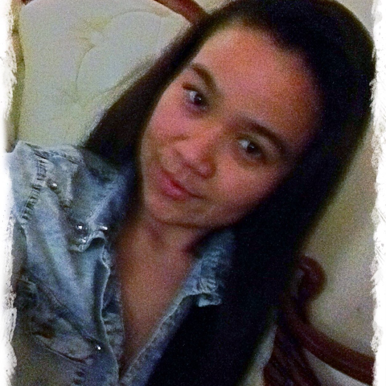 trixie1807's profile picture. hi...!!! :)