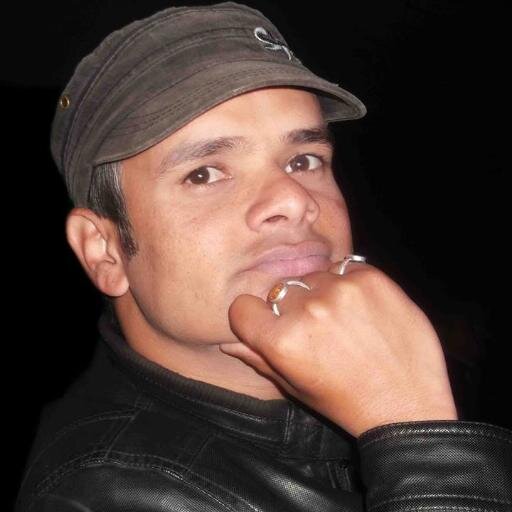 जे देख्यो, त्यही बोल्ने छुच्चो मान्छे ।