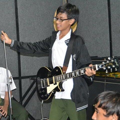 Third account of @AzmiMusyafa @azmimusyaffa | angkatan 15 SDIT al hikmah  RPIIJHS  | Hidup orang aneeh