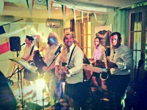 Petit groupe musical composé de copains ayant pour but de vous divertir un maximum association Start Music 45 @Music45S