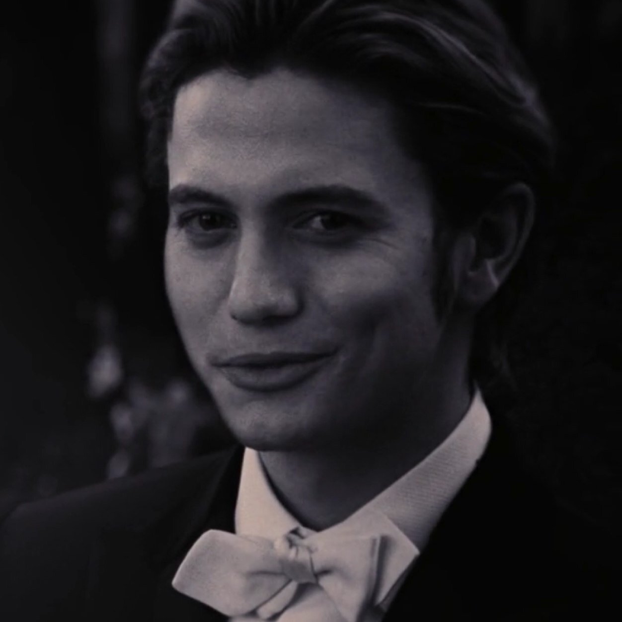 Я самый сексуальный вампир после Эдварда! БРАТИШКА Эдвард Каллин @__PATTINSON_ Розали Хейл @marli_macc моя любовь Элис @__CullenAlice__ Наша БЕЛЛА @___STEWART__