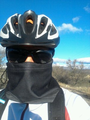 Autónomo, políticamente incorrecto,español y del Madrid.
 Mountain-bike, historia y Meteorología, y no en ese orden. Leo, mucho.Sólo la verdad nos hará libres.
