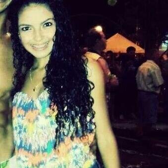 “No fundo eu já sabia que era o fim, só que doía demais pra eu acreditar.”  ..                    ಌ #Xrs'.