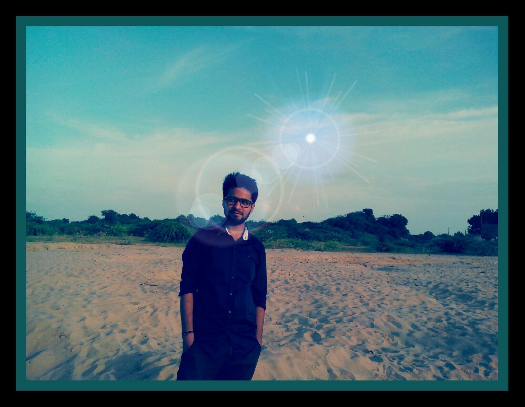 die-hard fan of Ravin's novels,
fond of movies & articles n
little interested in politics
#Alchemist