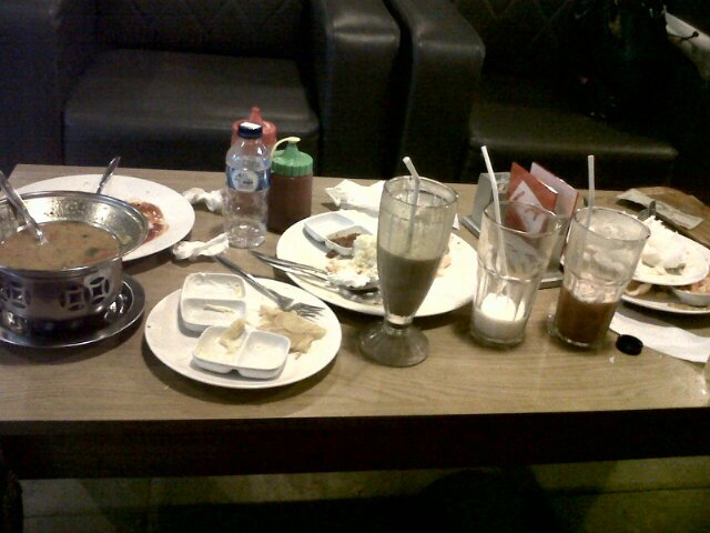 Pengen cari yang perhatian :)