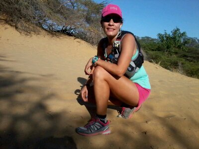 Venezolana.  UCVista, Montañista, Ultramaratonista, Madre con 3 Mascotas