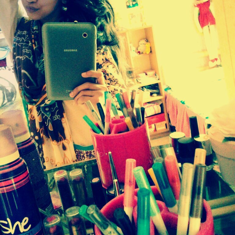 aishakhalid750's profile picture. lazy to give a bio -_-