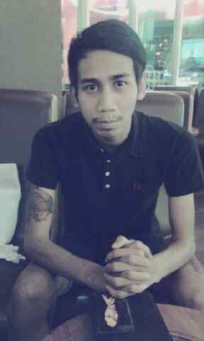 Bassist of @FWApoppunk 
http://t.co/E4ONYAxRfP