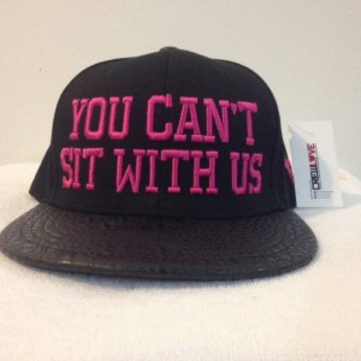 megshop_'s profile picture. Close