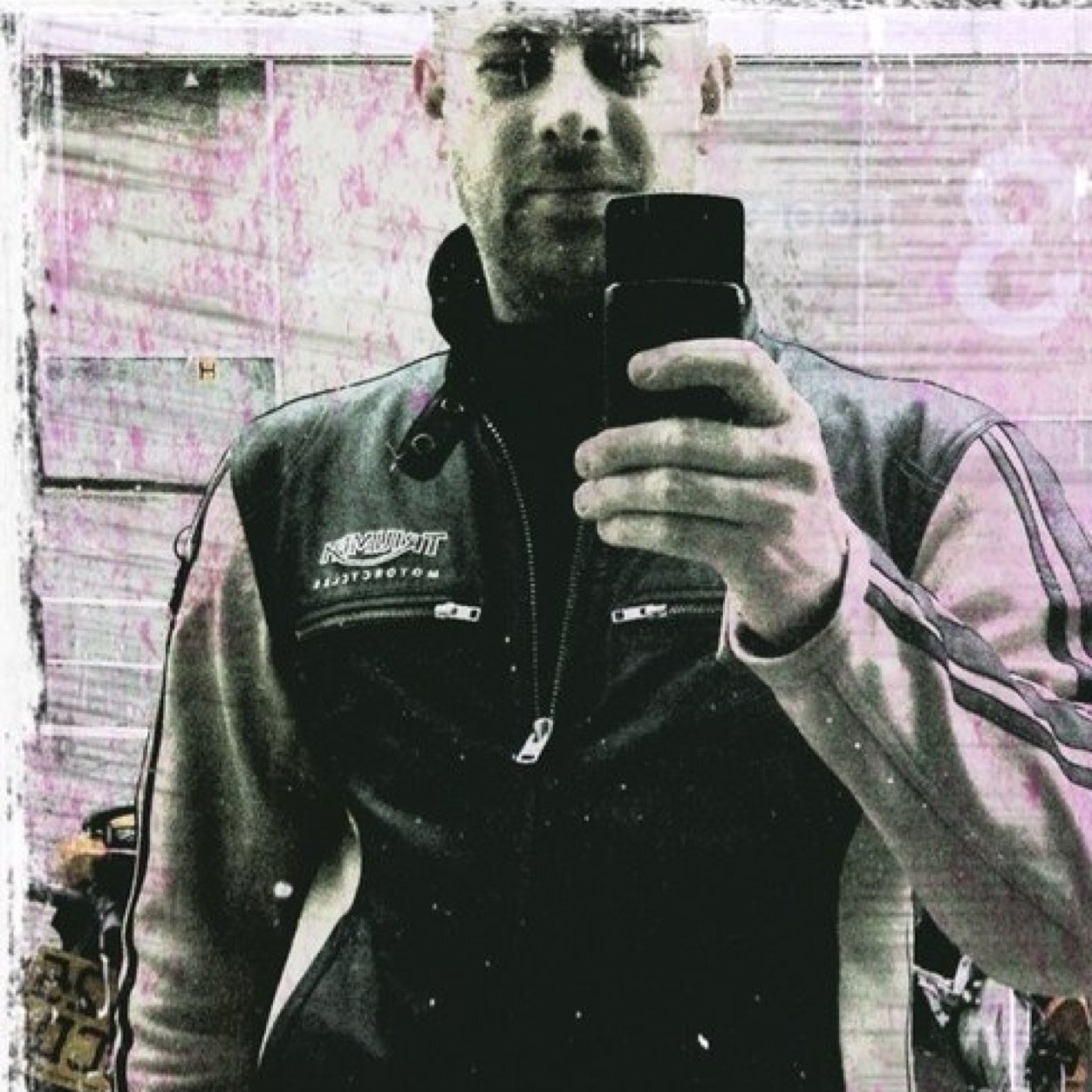 uk_crafter's profile picture. Youtube videos and blog posts about sewing, knitting, jewellery making and cosmetics