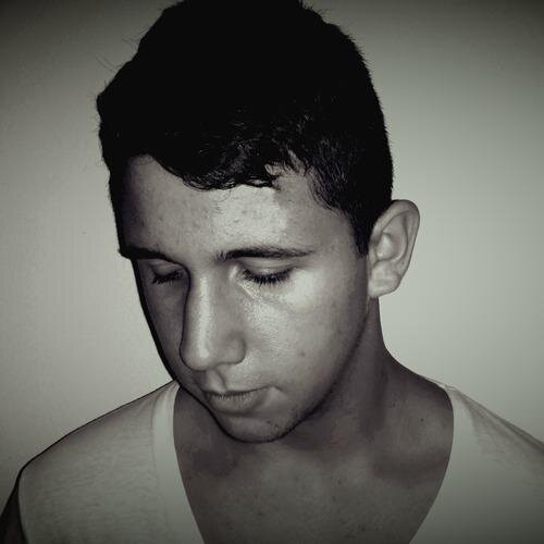 https://t.co/rJA6VeJzNN     Underground genres producer from Barcelona of 16 years old.
Something you want to ask me:giuveladeeptecno@gmail.com