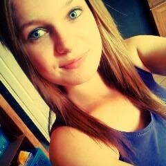 #15 jaar  3 music and movies 
love my followers !
 *Single*