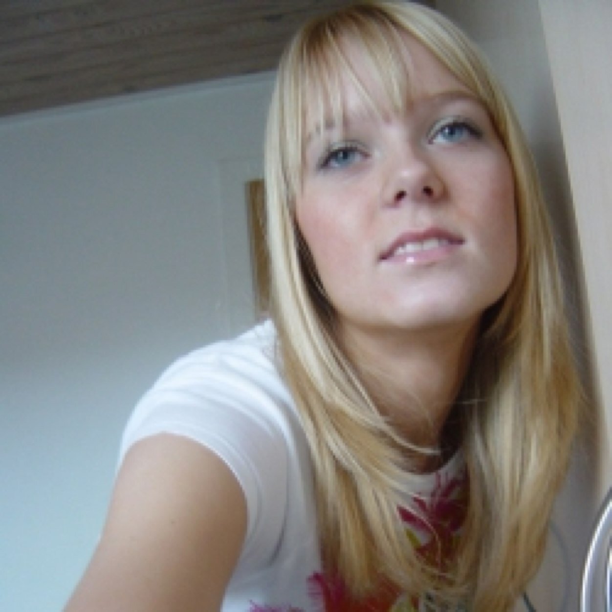 Hier kun je me rechtstreeks een berichtje sturen, ik stuur je altijd een berichtje terug! Liefs Annemijn http:emhttp://t.co/wEmIIgbzHQ /em