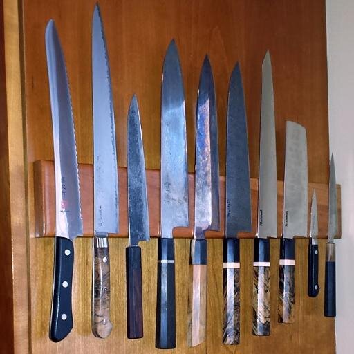 Our conversation ranges from hand hammer forged Damascus to the most value based kitchen knife.
