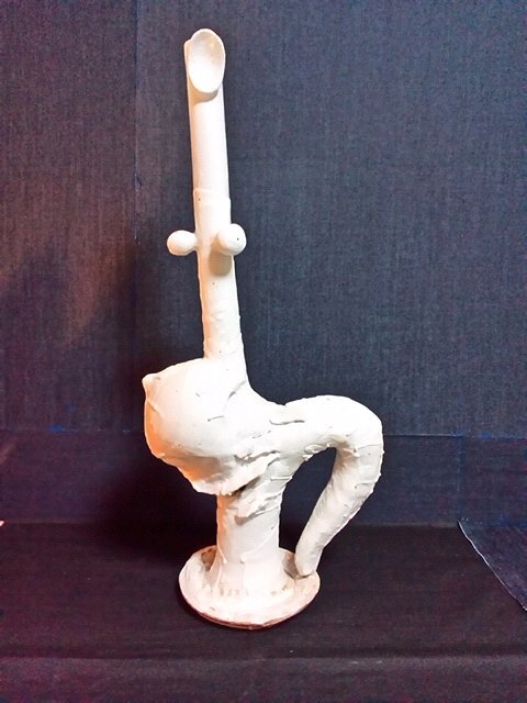造形作家してます 陶器を中心に異素材の石や土や植物を使いインスタレーションの活動をしてます!