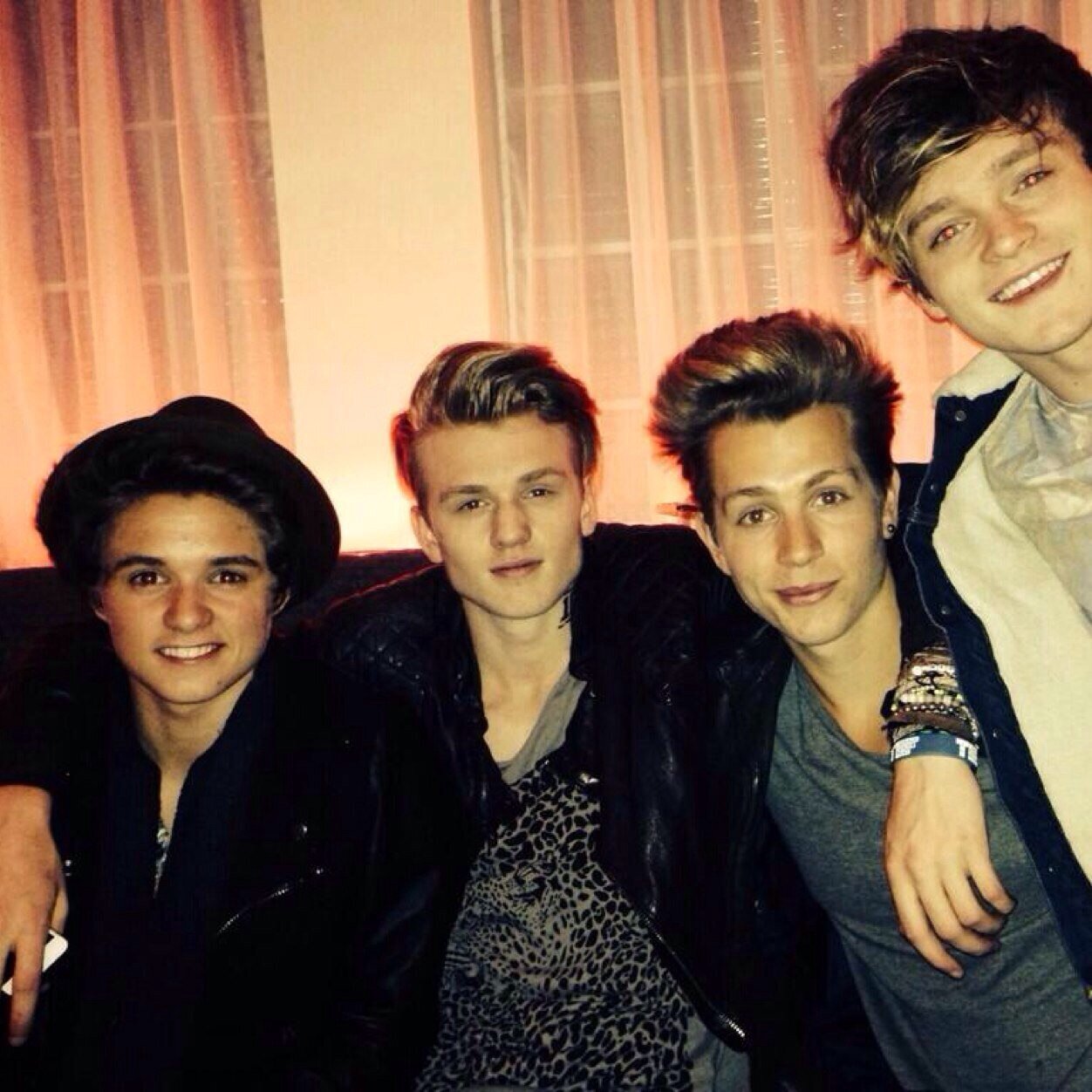 Congratstris's profile picture. Well done, The freakishly tall blonde drummer noticed you:) If I put a smile on your beautiful face please follow @AyyyeeAshton :)