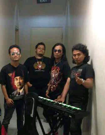Musik Rock adalah panggilan hati. Boking for events : @puthuabdee 081234512409 ato pin 3100cb60... ss_23band@gmail.com