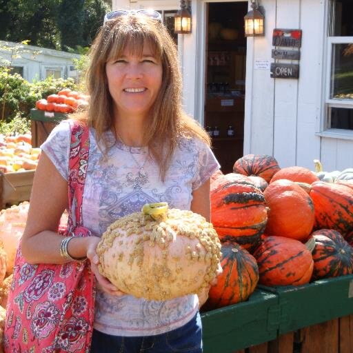 Capitals Outsider staff writer, freelance writer & proud hockey mom