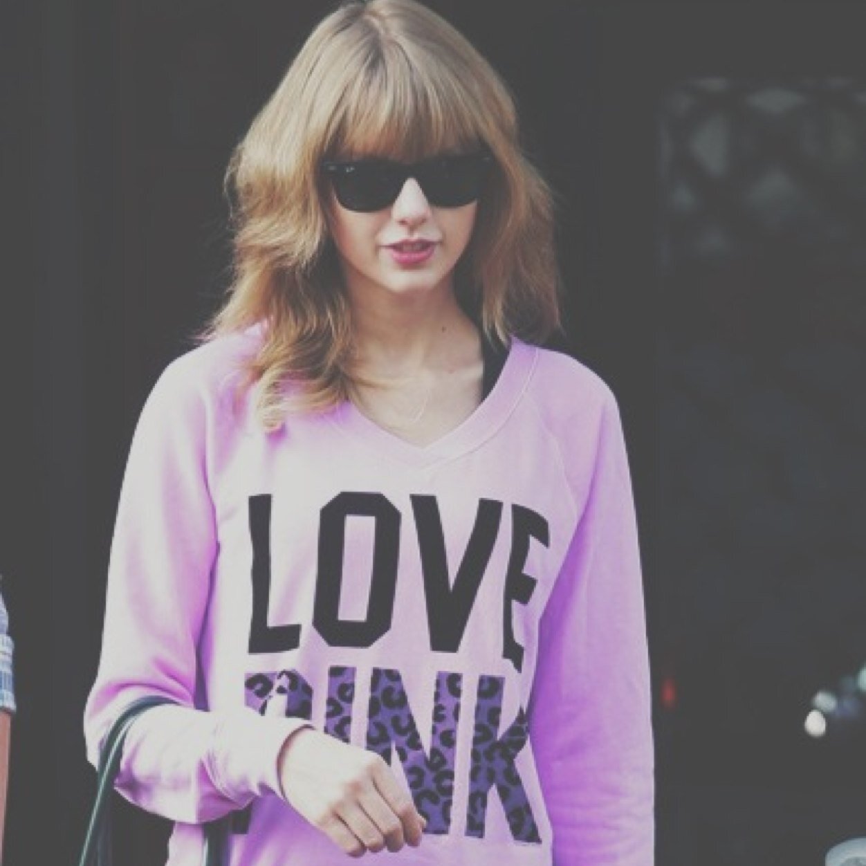 rellieswiftie's profile picture. i love tay more than just to the moon and back and i wish i'll meet her,soon.♡