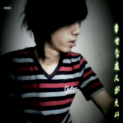 The voices inside my head are taking over
They're telling me that my life is in danger.