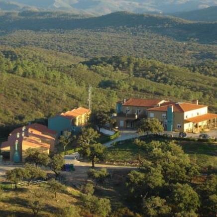 Alojate en el corazón de la sierra de Huelva, en su estado puro, paisajes, naturaleza, gastronomía,cultura,tradicion, donde se oye el silencio