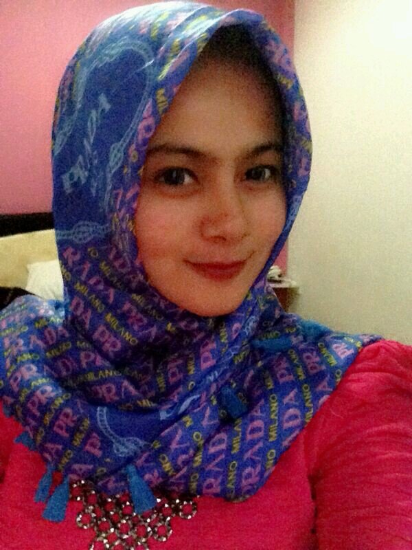 SofaShofia's profile picture. 