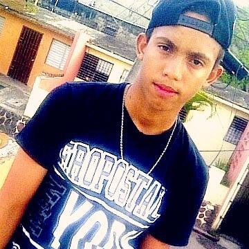 No soy un papi chulo pero las mujeres me dicen bello por eso yo soy ''El Bello'' https://t.co/BF8DndSd5f