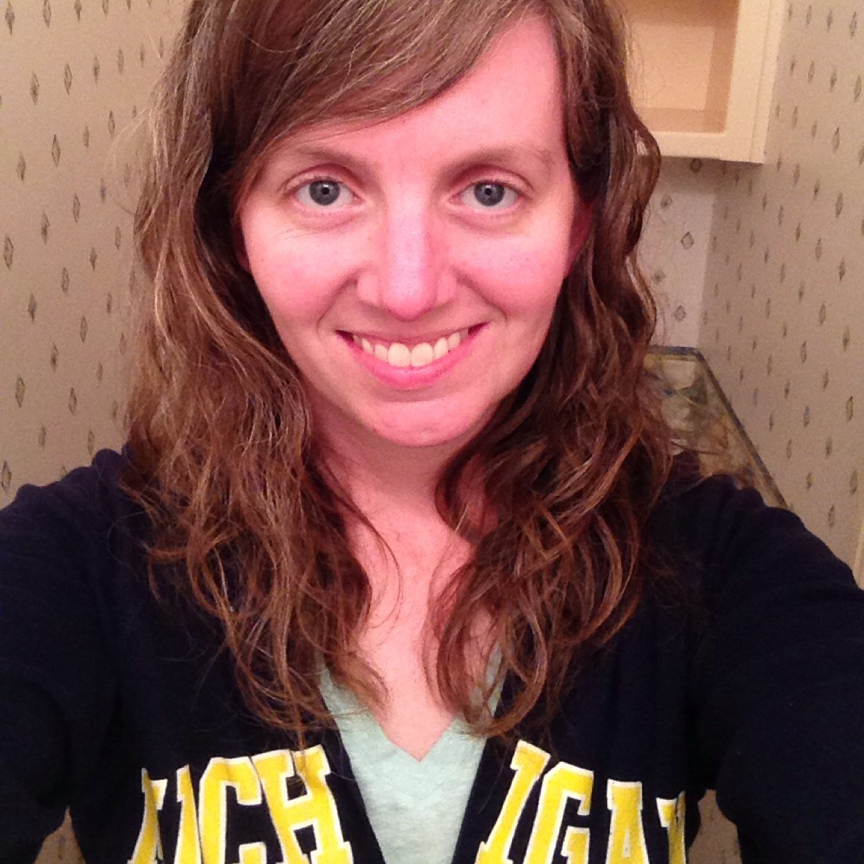 Snarky. Fangirl. Adult. Shipping Klaine since 206 & obsessed with Darren Criss. Curator of #blainkles™. I miss Cory. Be nice cuz nobody likes an asshole.