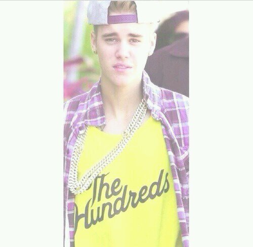 I'm giving you a free follow. Don't follow me and go follow @Just_inLoveJB☆ || Te estoy dando un free follow, no me sigas y sigue a @Just_inLoveJB