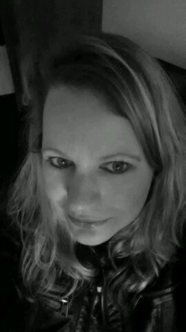~Trotse moeder,Trotse Tante,Trots op mijzelf ;-) Genietend van het leven ~KEEP THE FAITH! Truckstar~lekker gek maar ook gewoon~      ENJOY LIFE!