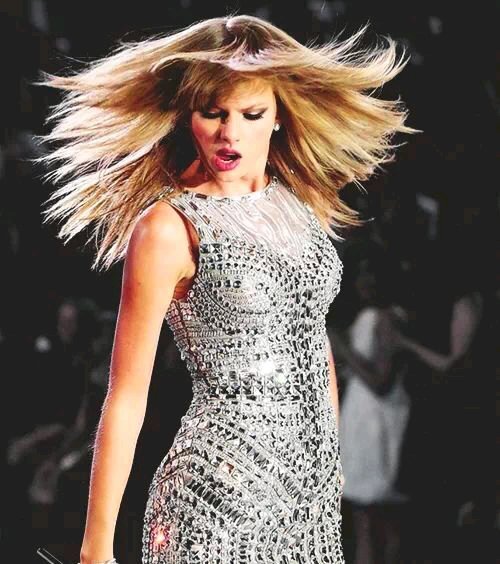 Every time she smile, every song she write, every show she do, She Makes Me Strong ♡ Swifties Family ∞ Taylor Swift is the Best Idol in the World ✌