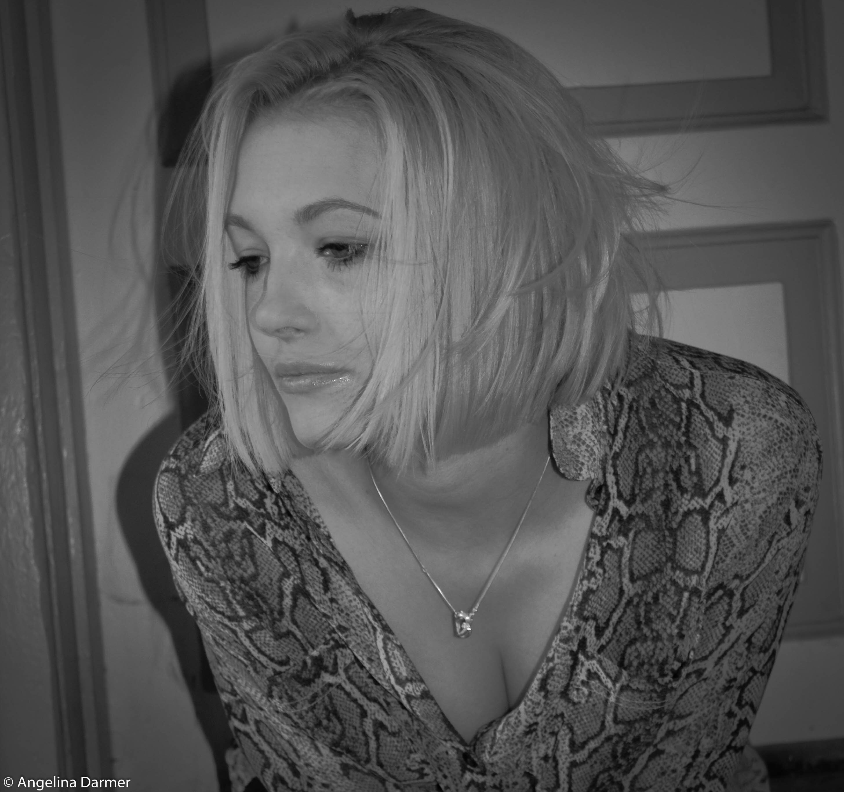 Anette_gf's profile picture. Cue caller, pizzalover, weirdo, aunt. (What do you actually write in a bio??) #IDontGetIt #HowWillIEverLearn?