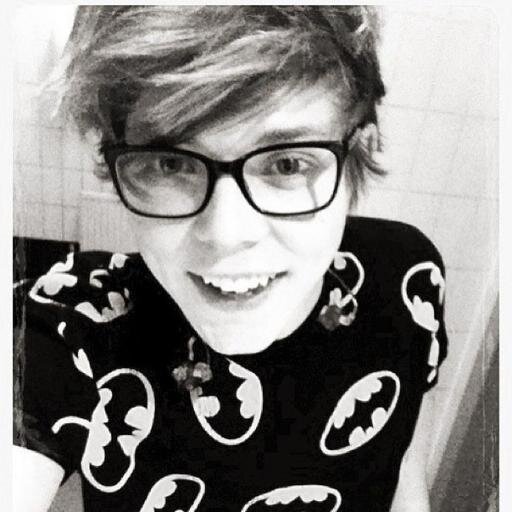 • my lovely Lukey @darkkeane •
я теперь здесь - @SBB13_