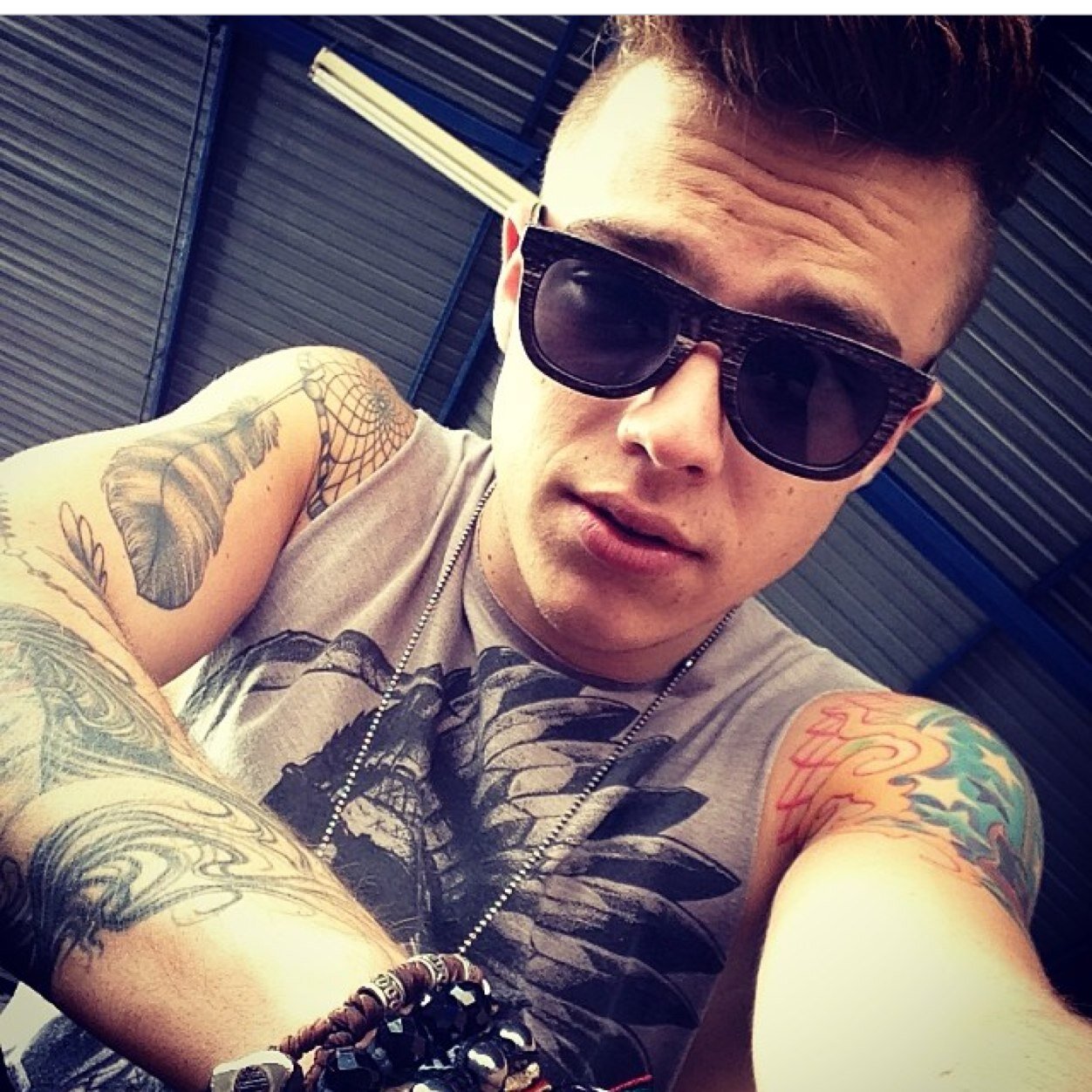 1/3 @pcastangnoli sou fly