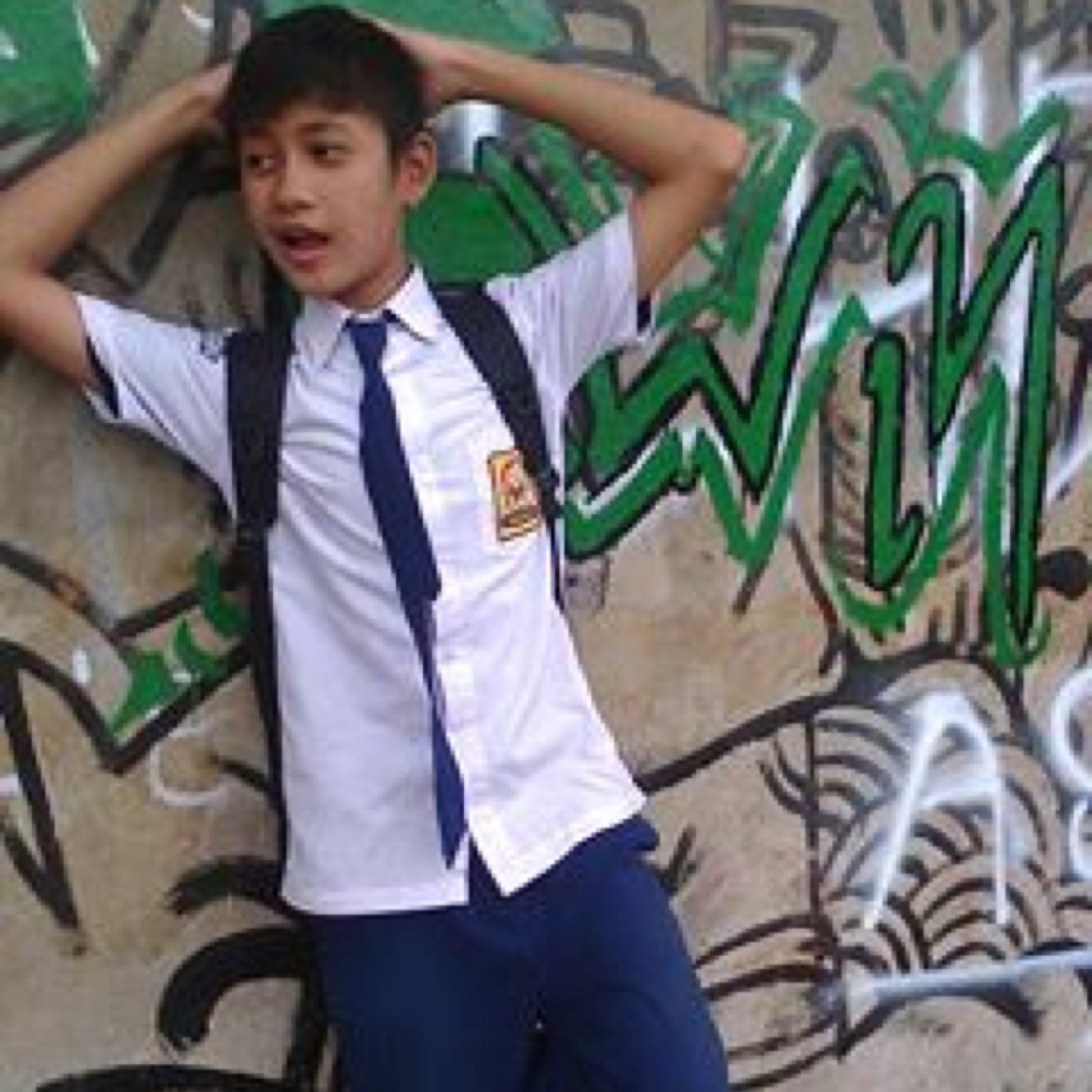 Follow twitter gue new yg lama ke hack | hargai orang yang sayang kamu