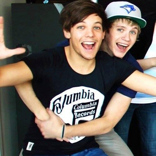 HUGE Directioner and #MursArmy !! In love with @ollyofficial and @NiallOfficial...